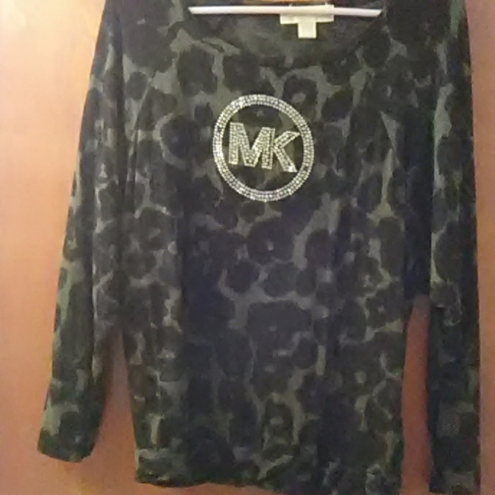 Top - Picture 2 of 2